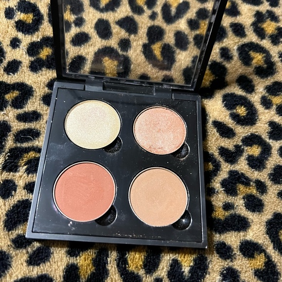 Anastasia magnetic refillable eye palette - Picture 2 of 3